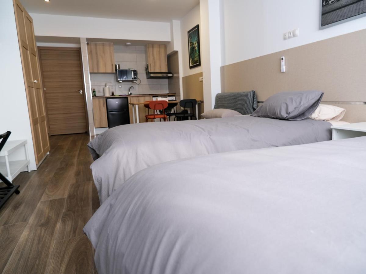 Alianza Suites Madrid Bagian luar foto