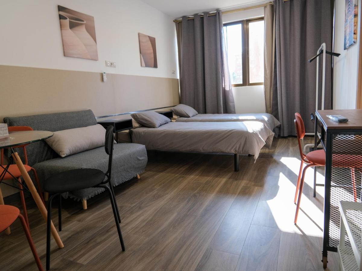 Alianza Suites Madrid Bagian luar foto