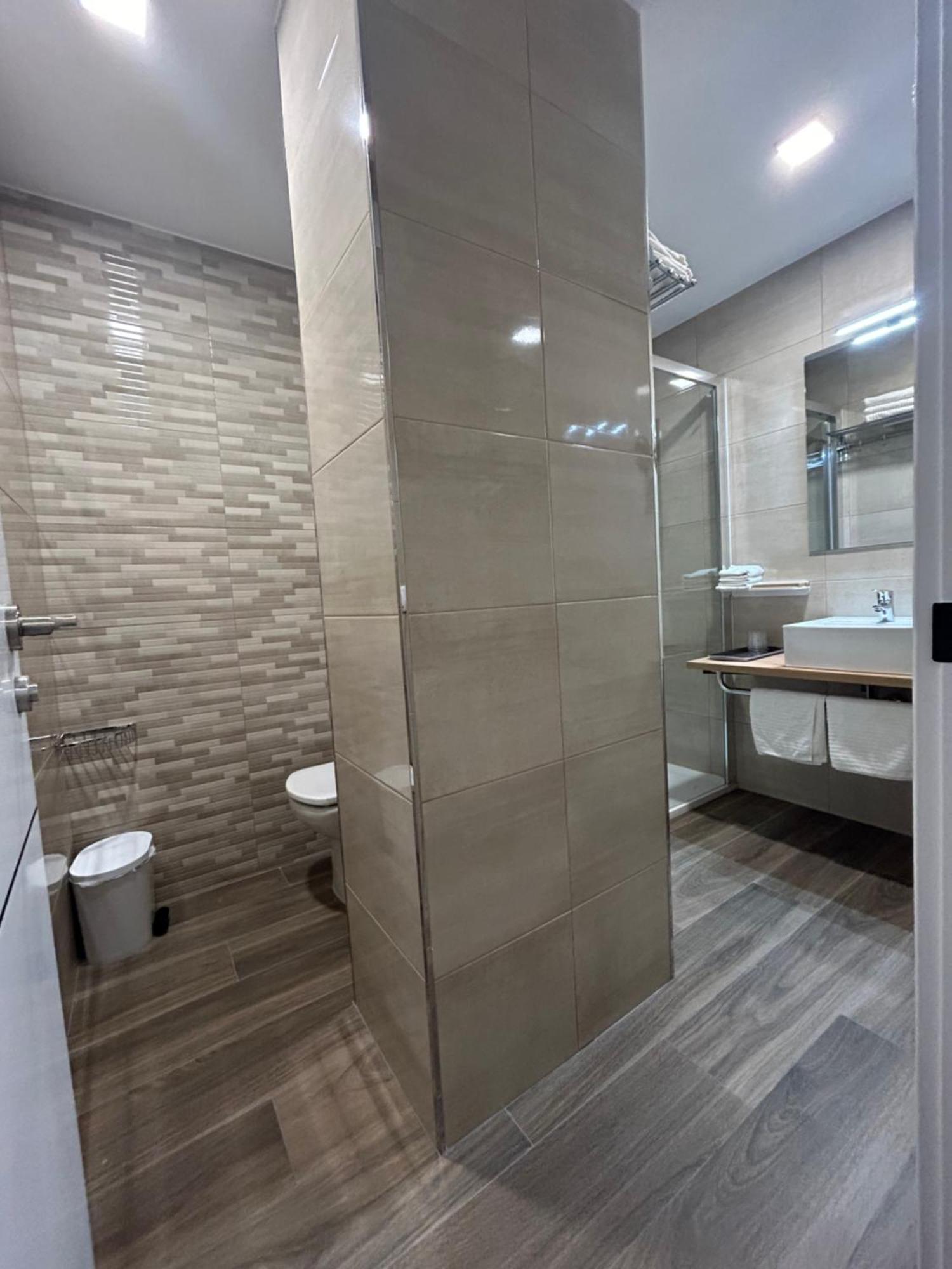 Alianza Suites Madrid Bagian luar foto
